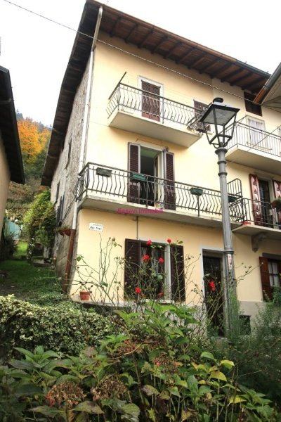 casa indipendente in vendita a Piazza Brembana