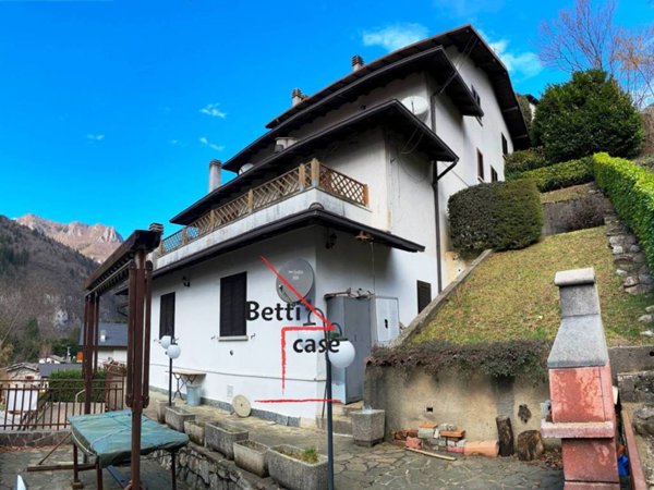 appartamento in vendita a Piazza Brembana