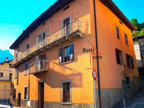 appartamento in vendita a Piazza Brembana