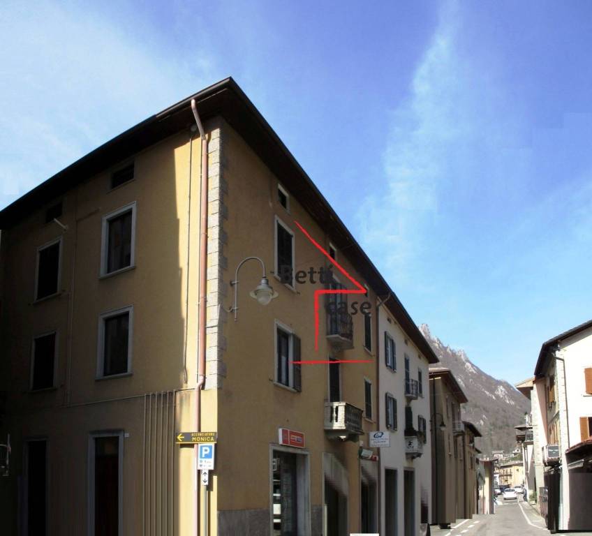 appartamento in vendita a Piazza Brembana
