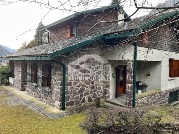 casa indipendente in vendita a Piazzatorre