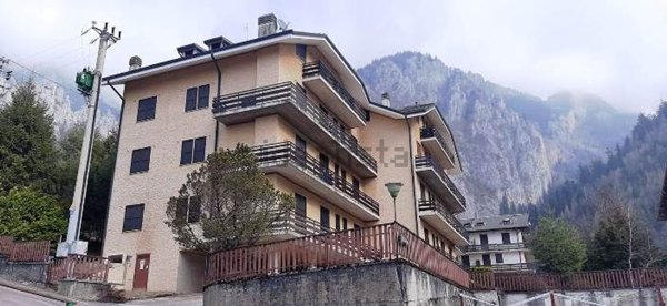 appartamento in vendita a Piazzatorre in zona Piazzo