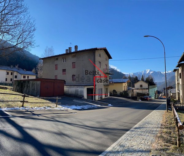 appartamento in vendita a Piazzatorre in zona Piazzole