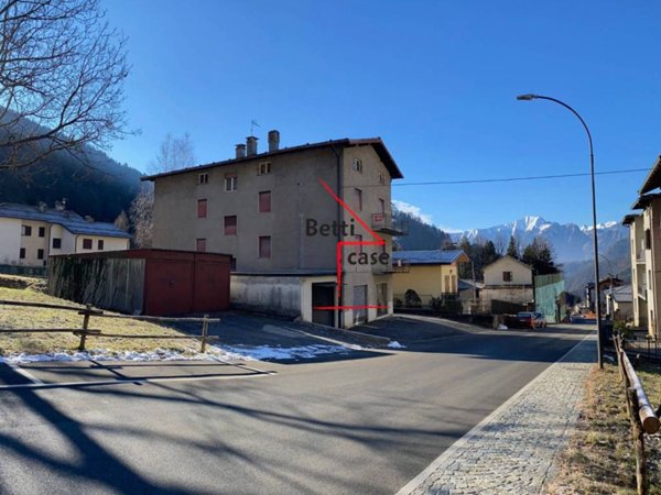 appartamento in vendita a Piazzatorre in zona Piazzole