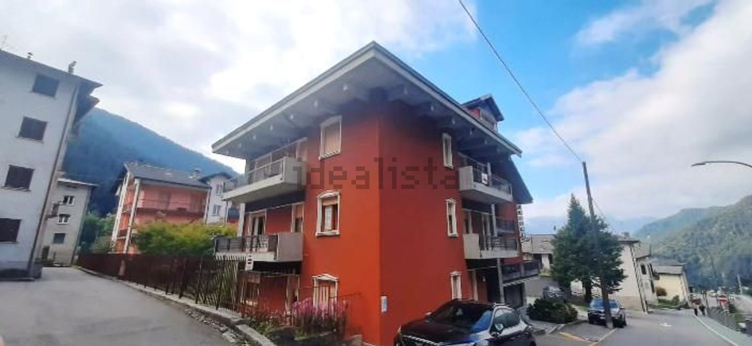 appartamento in vendita a Piazzatorre in zona Piazzole