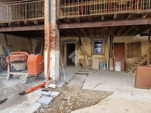 casa indipendente in vendita a Pognano