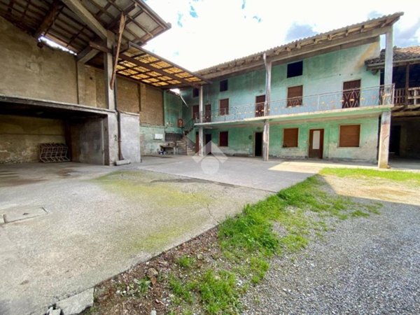casa indipendente in vendita a Pognano