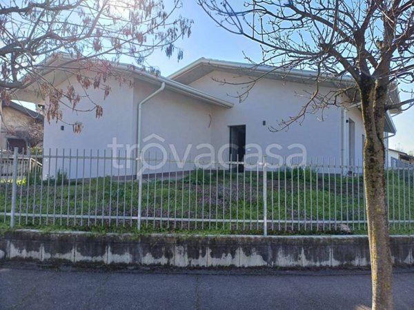 casa indipendente in vendita a Pognano