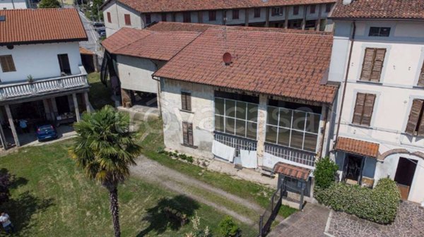 casa indipendente in vendita a Pognano