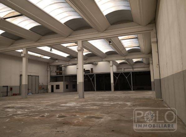 locale di sgombero in vendita a Pognano