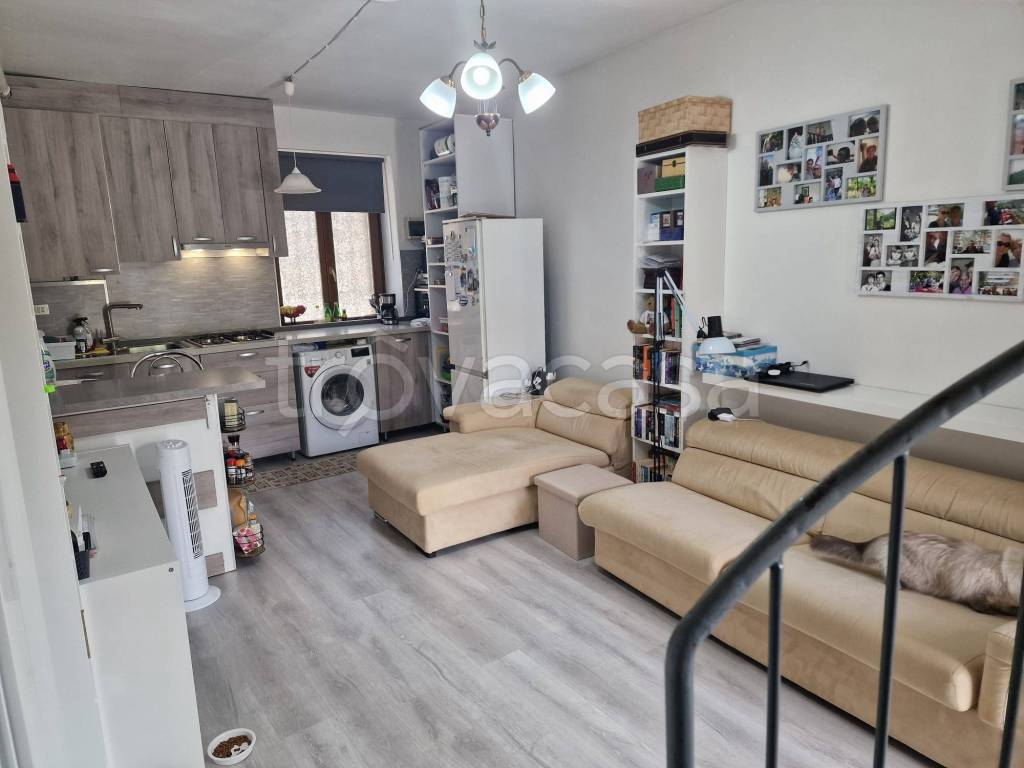 casa indipendente in vendita a Pognano