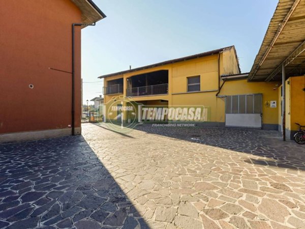 casa indipendente in vendita a Pognano