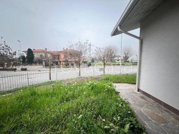 casa indipendente in vendita a Pognano