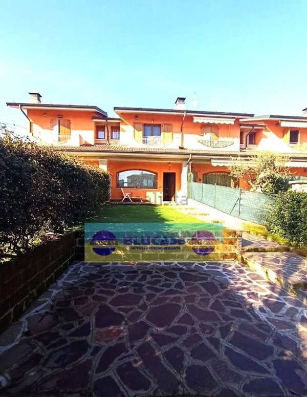 casa indipendente in vendita a Pognano