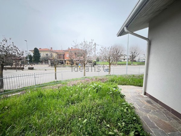 casa indipendente in vendita a Pognano