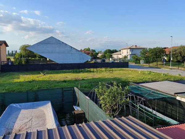 bifamiliare in vendita a Pognano