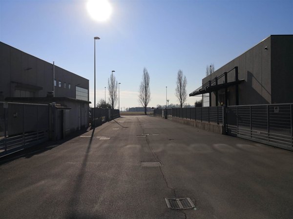 ufficio in vendita a Pognano