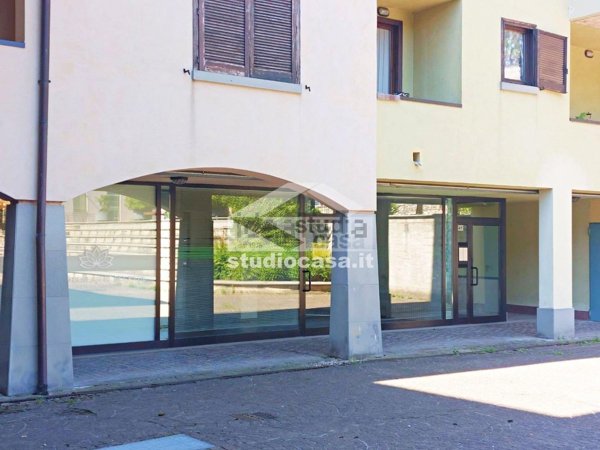 negozio in vendita a Ponte Nossa