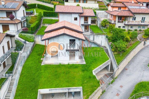 casa indipendente in vendita a Ponteranica
