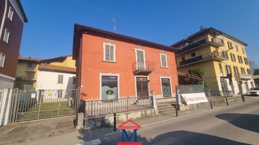 negozio in vendita a Ponteranica
