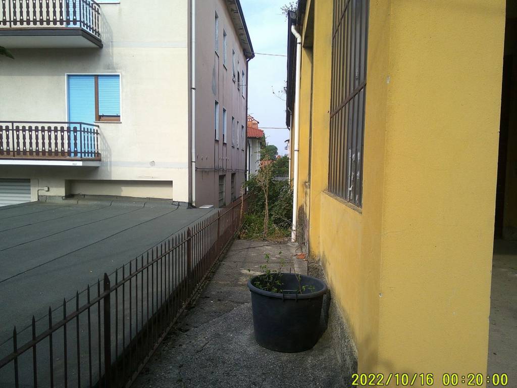 locale di sgombero in vendita a Ponteranica