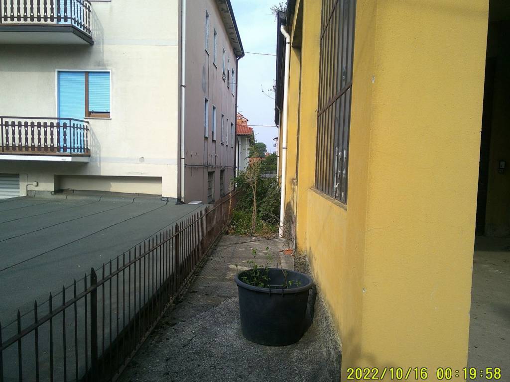 locale di sgombero in vendita a Ponteranica
