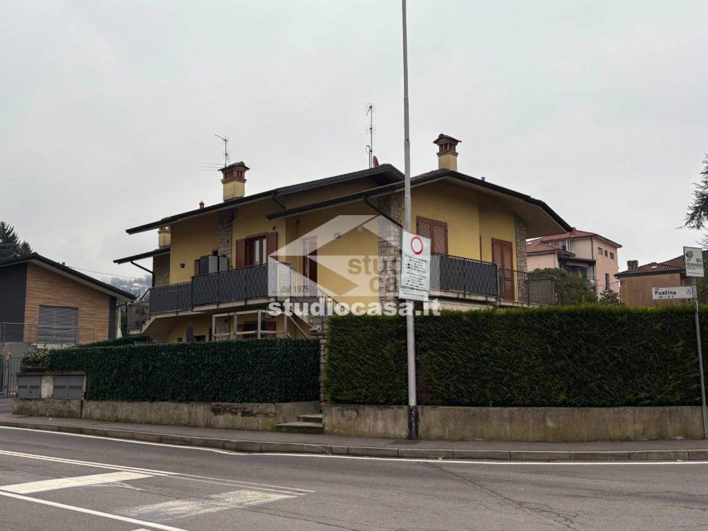 casa indipendente in vendita a Ponteranica