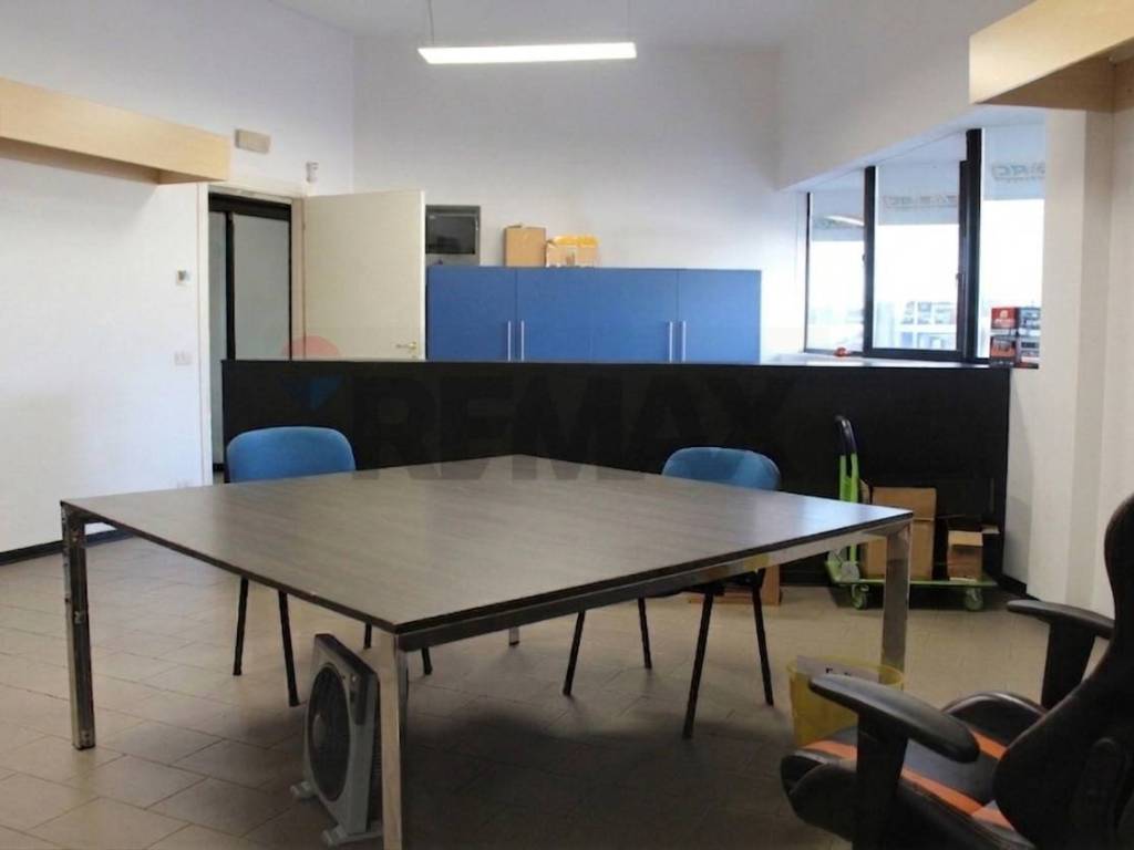 negozio in vendita a Ponteranica