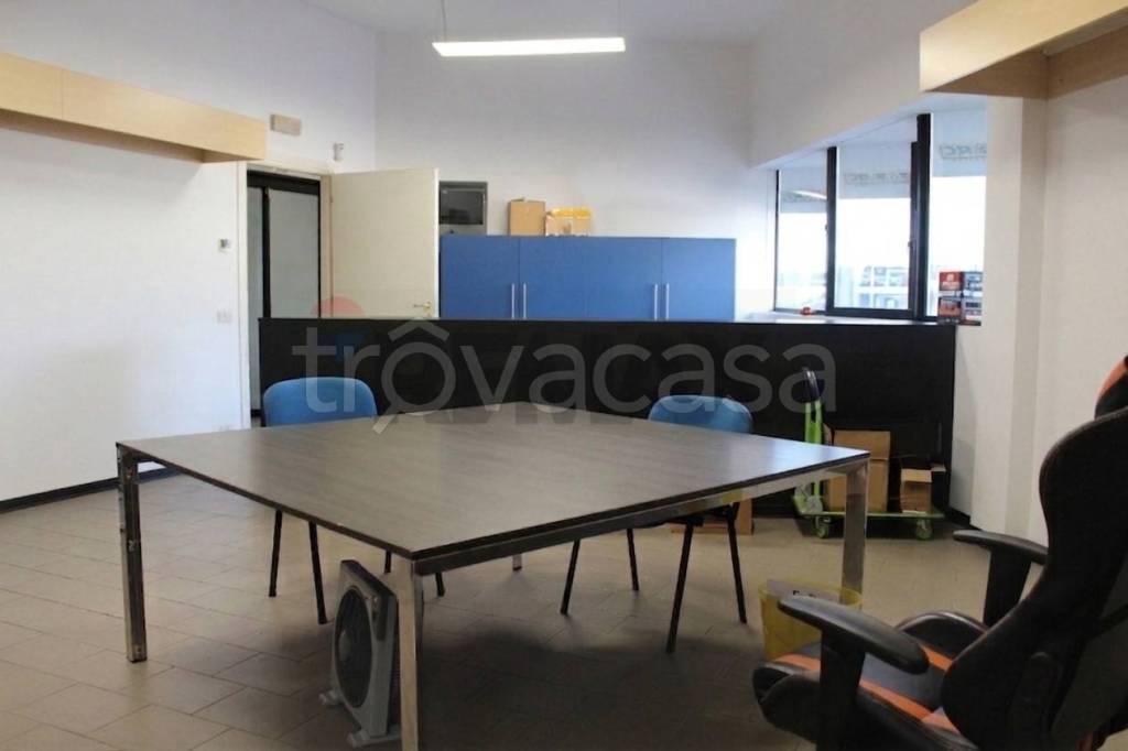 negozio in vendita a Ponteranica