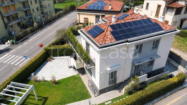 casa indipendente in vendita a Ponteranica