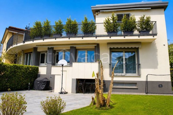 casa indipendente in vendita a Ponteranica
