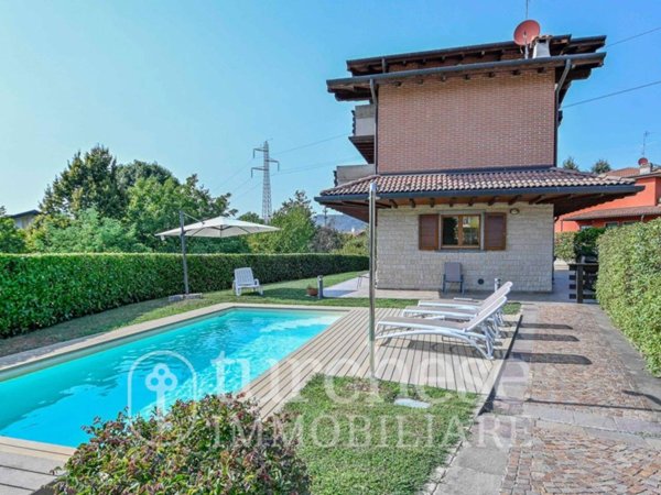 casa indipendente in vendita a Ponteranica