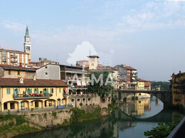 negozio in vendita a Ponte San Pietro