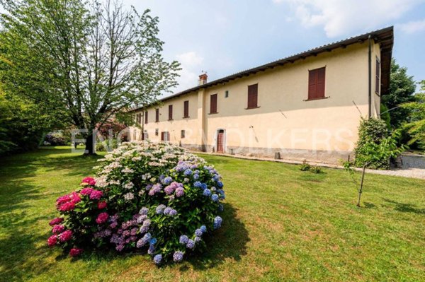 villa in vendita a Ponte San Pietro in zona Locate