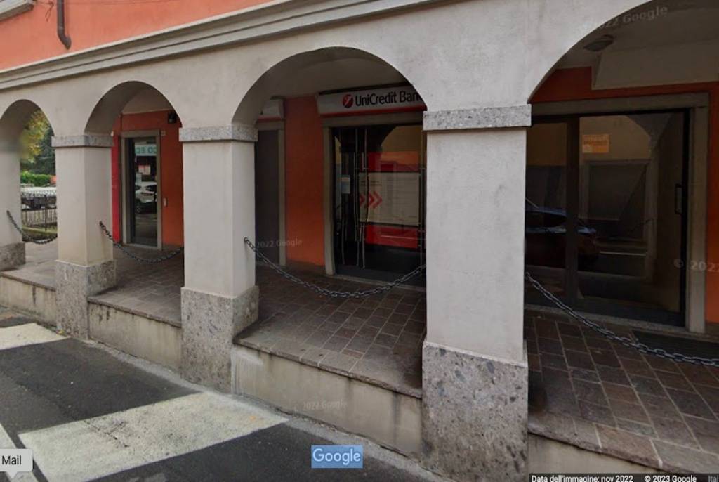 negozio in vendita a Ponte San Pietro