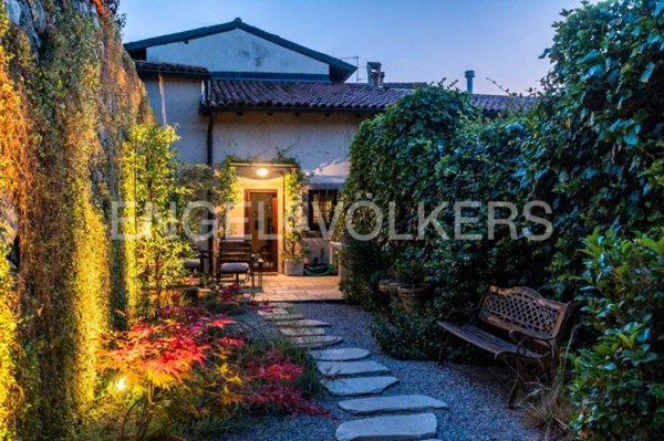 casa indipendente in vendita a Ponte San Pietro in zona Locate