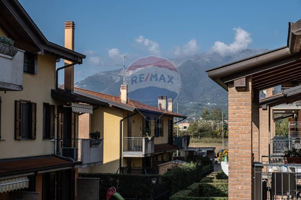 appartamento in vendita a Ponte San Pietro in zona Locate