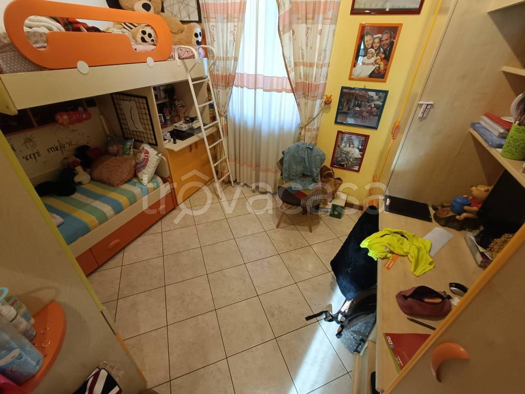appartamento in vendita a Ponte San Pietro in zona Locate