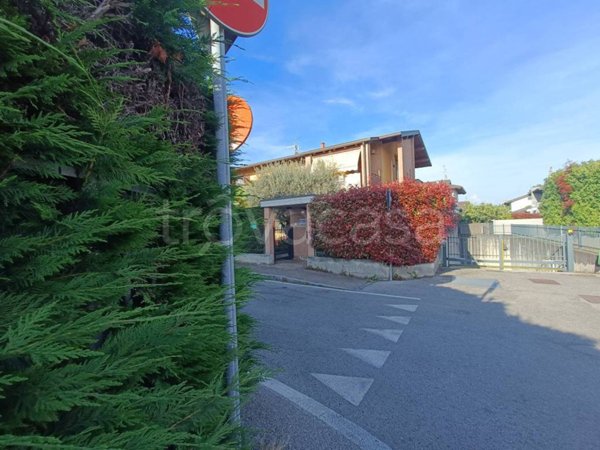 appartamento in vendita a Ponte San Pietro in zona Locate