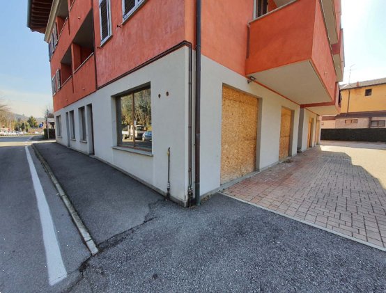 negozio in vendita a Ponte San Pietro