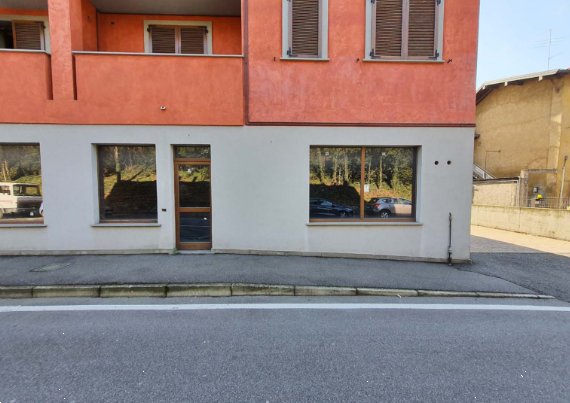 negozio in vendita a Ponte San Pietro
