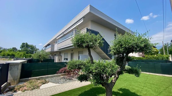 appartamento in vendita a Ponte San Pietro in zona Locate