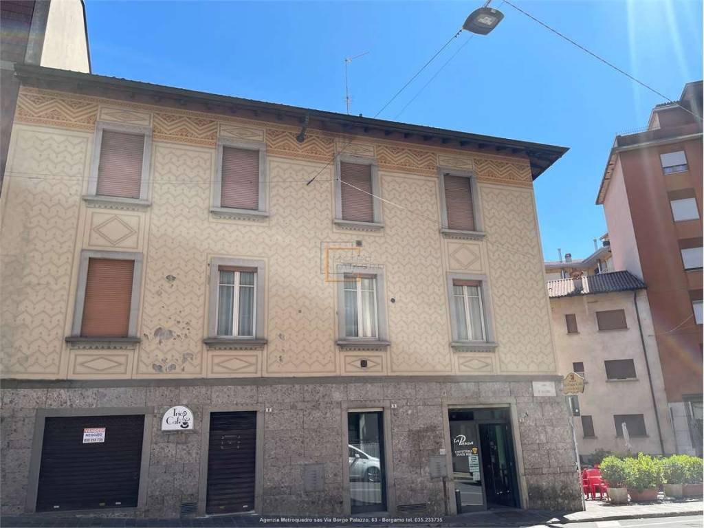 negozio in vendita a Ponte San Pietro