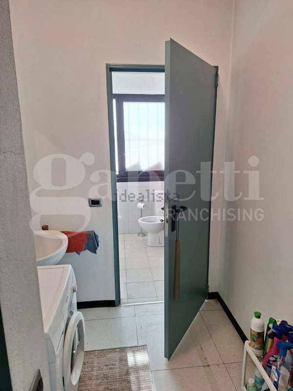 capannone in vendita a Ponte San Pietro in zona Locate