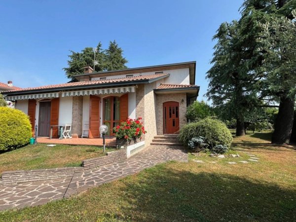 casa indipendente in vendita a Ponte San Pietro