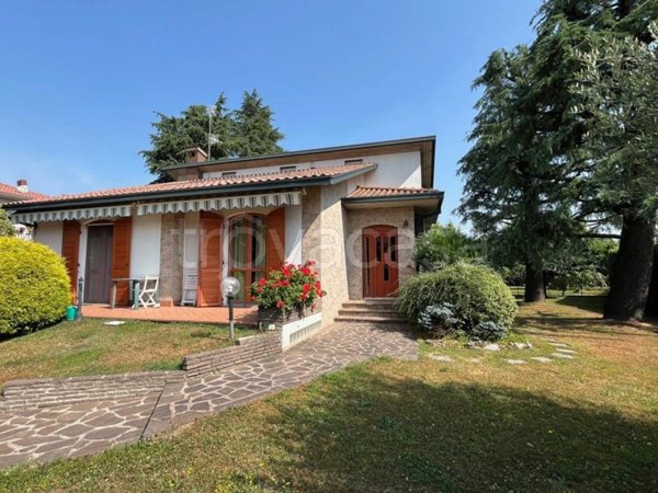 casa indipendente in vendita a Ponte San Pietro
