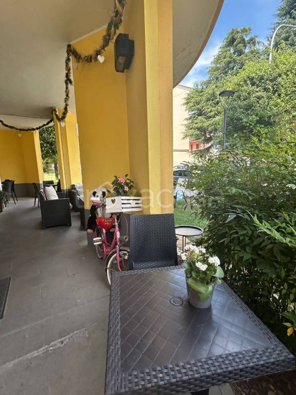 negozio in vendita a Ponte San Pietro