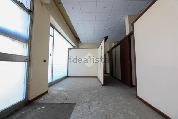 negozio in vendita a Ponte San Pietro