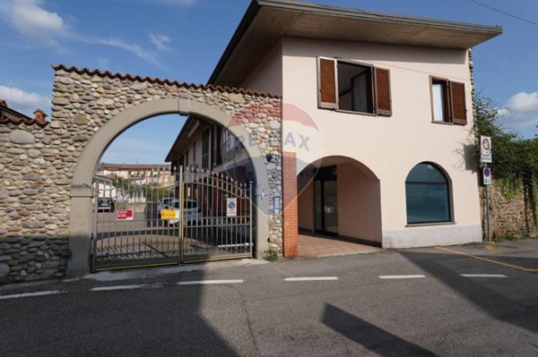 appartamento in vendita a Ponte San Pietro in zona Locate