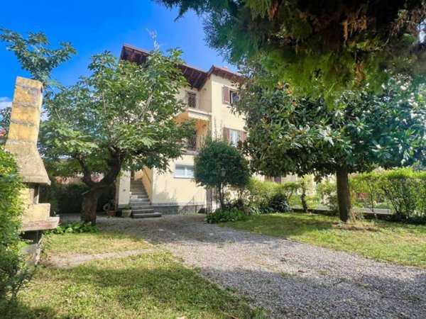 casa indipendente in vendita a Ponte San Pietro in zona Locate